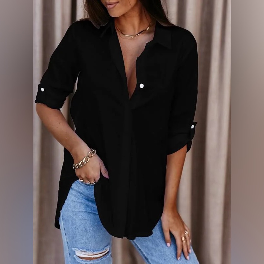 Partial button down light weight blouse